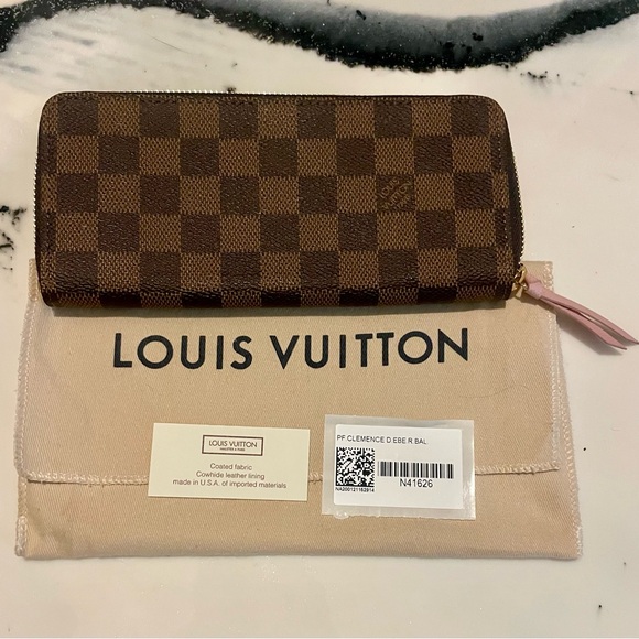 Louis Vuitton Wallet - Picture 1 of 11